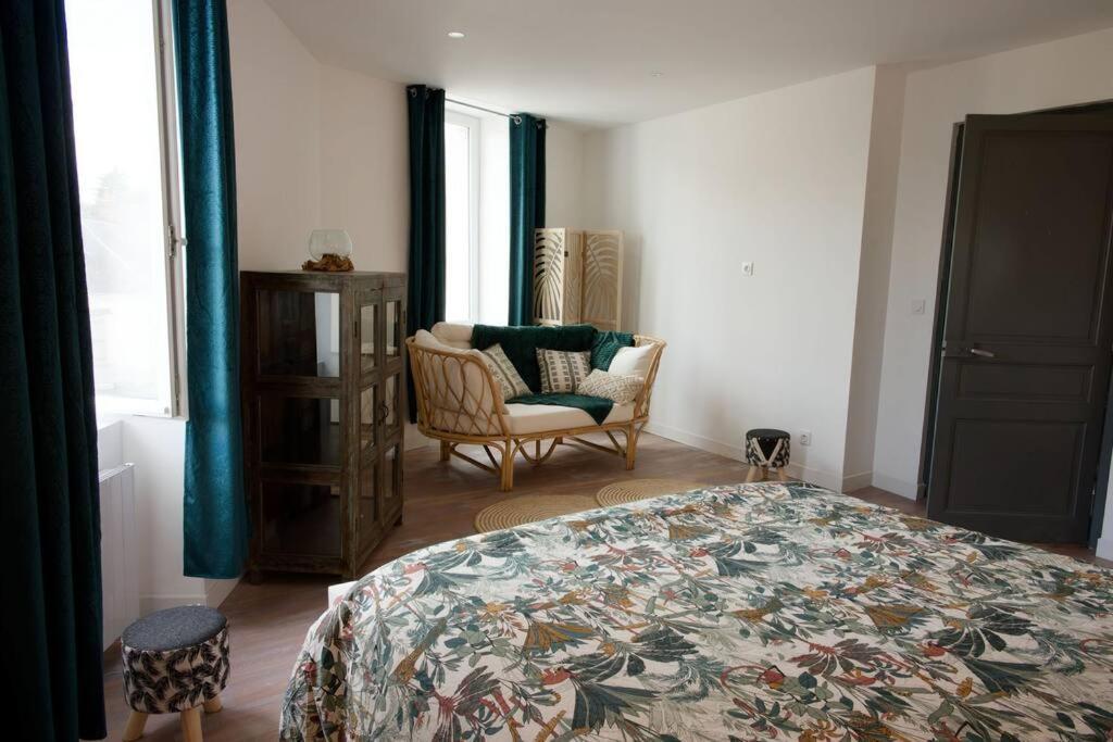 La Thoresienne Thoree-les-Pins Extérieur photo